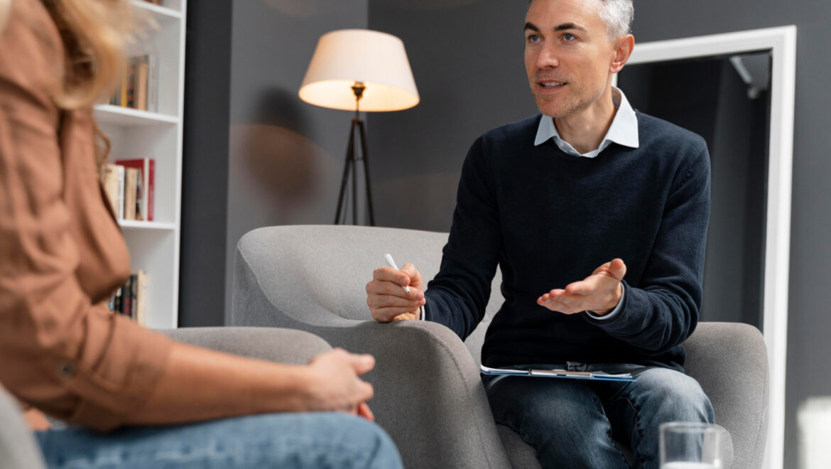 Cómo hablar con un ser querido sobre su adicción sin juzgarlo