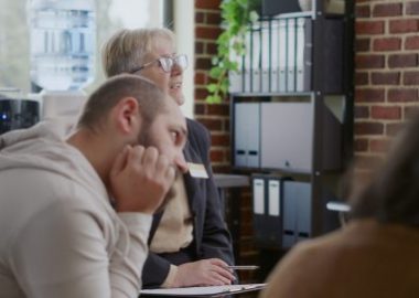 familia en consulta para terapia de recuperación de adicciones en barcelona